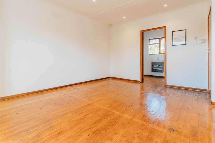7 Bedroom Property for Sale in Loerie Park Western Cape
